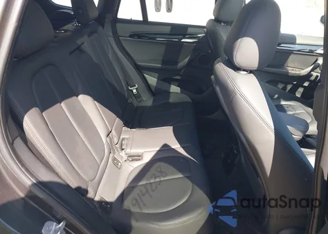 2016 BMW X1 xDrive28I z USA, uszkodzony, nr VIN WBXHT3C35GP889447